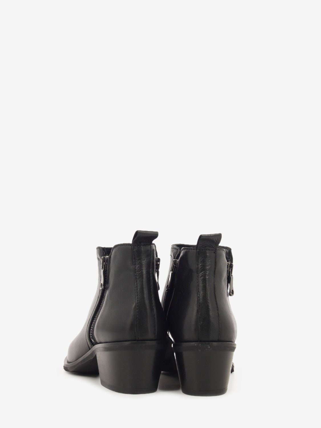 Black leather ankle boot with zip
