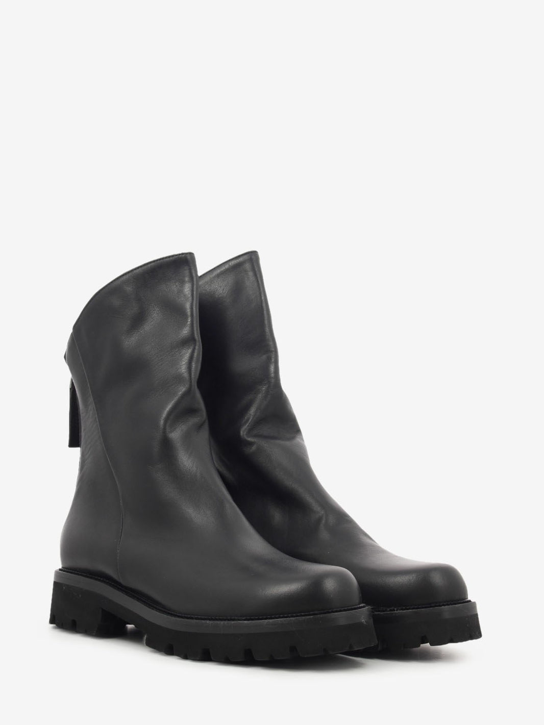 Tronchetto in pelle con zip nero