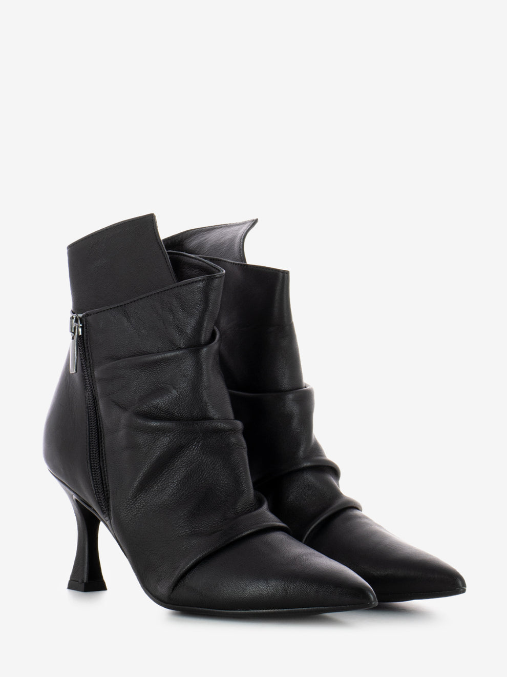 Tronchetto in pelle nera con zip