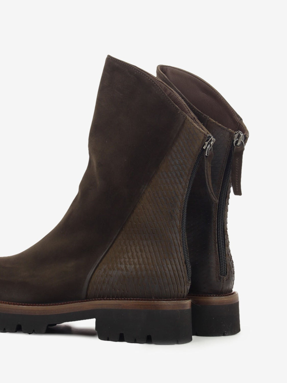 Tronchetto in suede con zip caffè