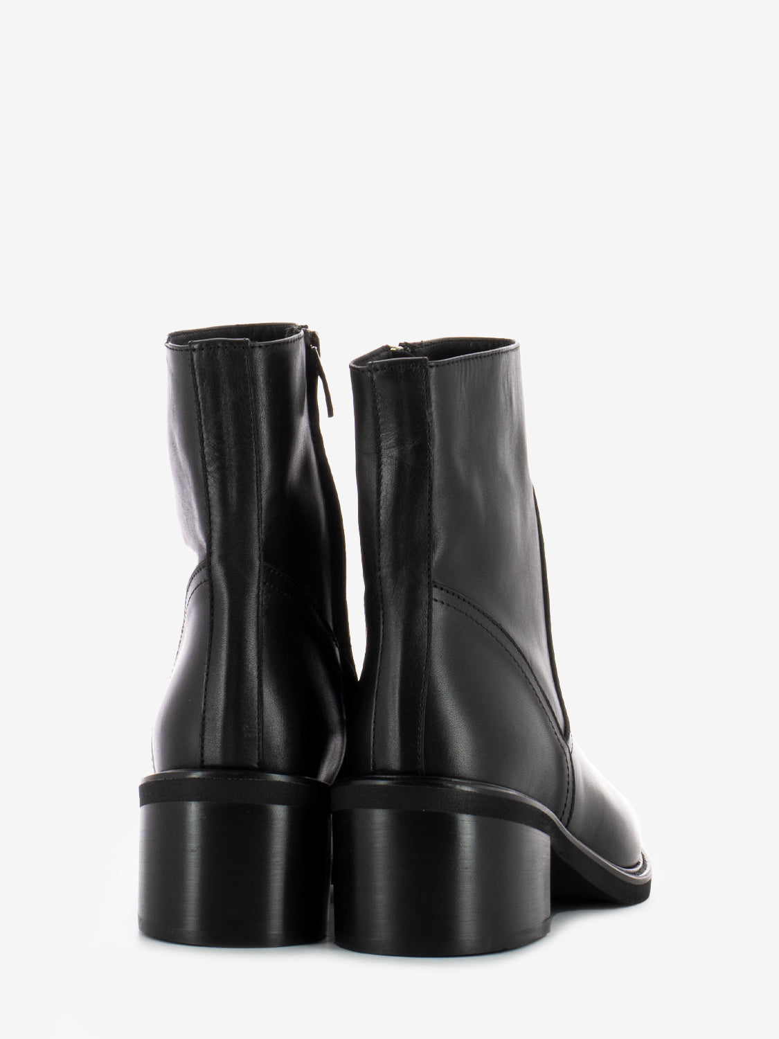 Tronchetto Nora in pelle nero