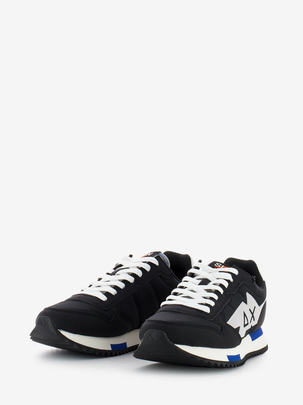Niki Solid Black Sneakers