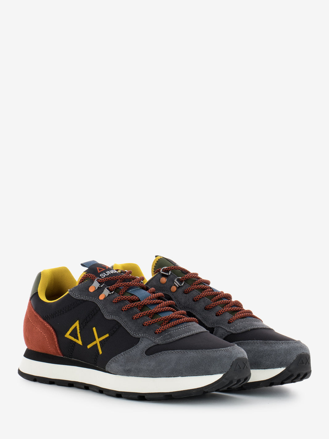 Tom Goes Camping black sneakers