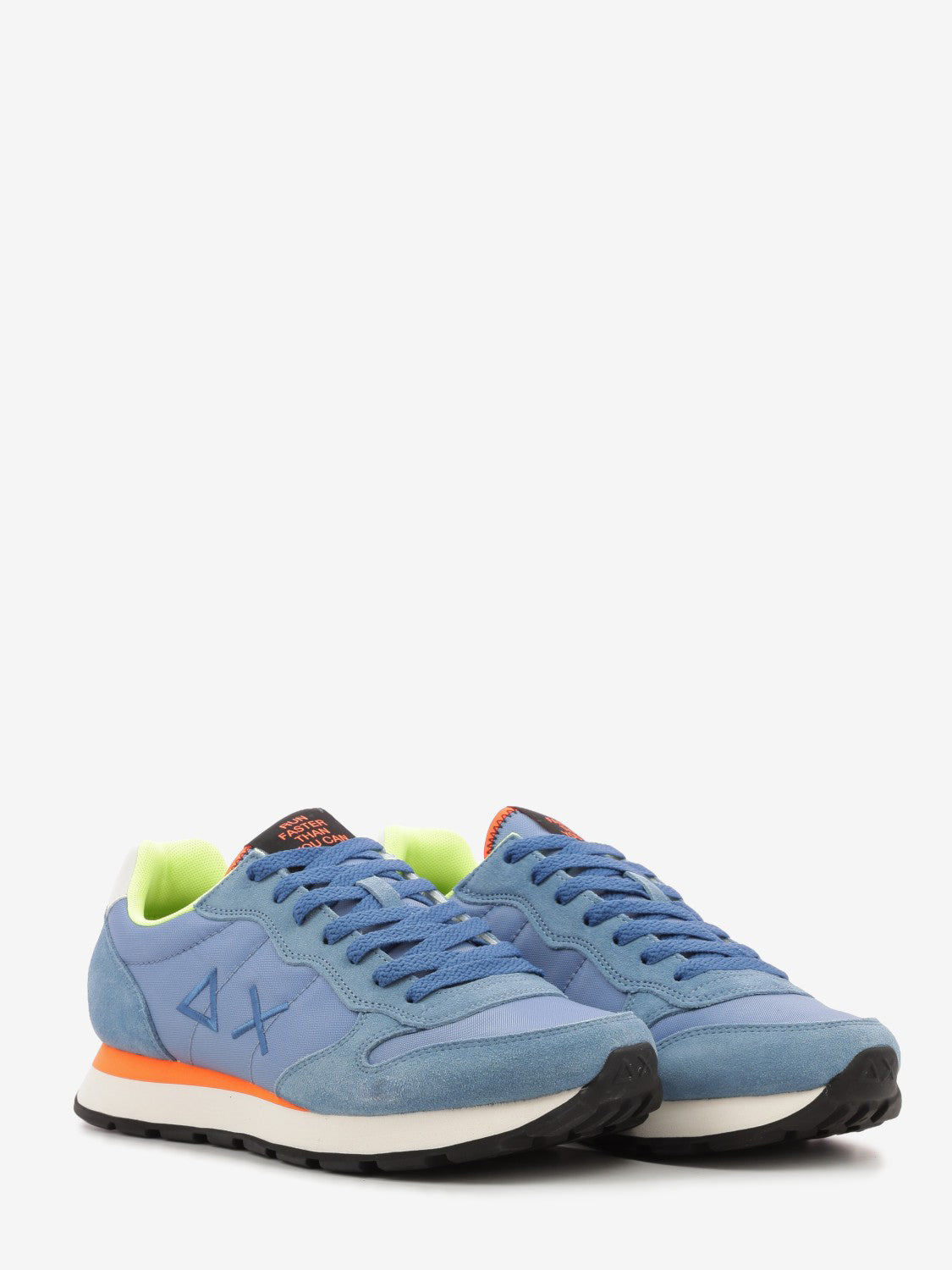Tom fluo avio