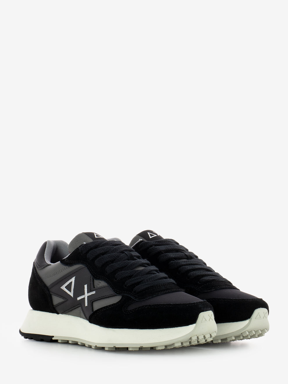 Black two-tone Jaki