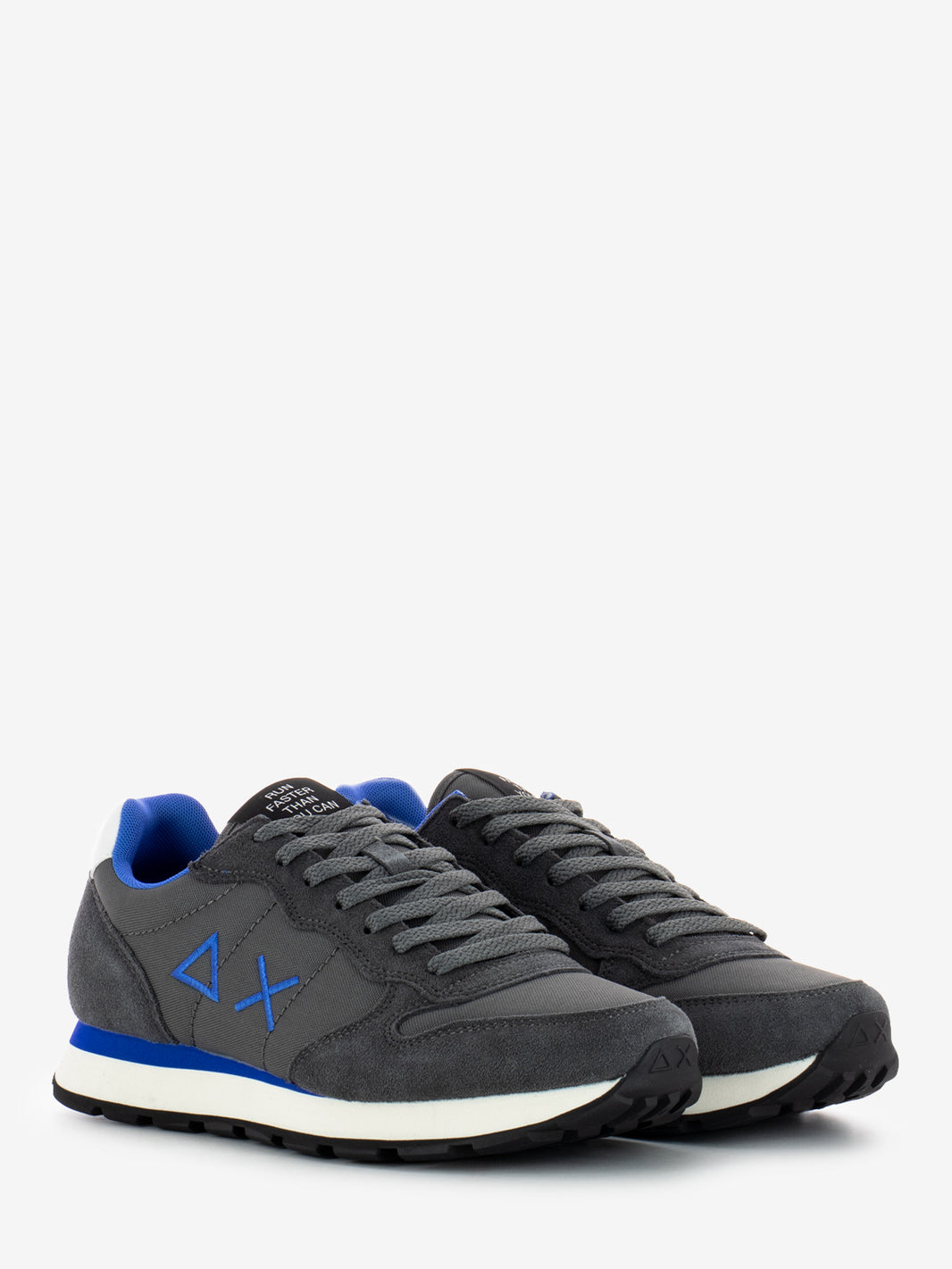 Tom solid grey sneakers
