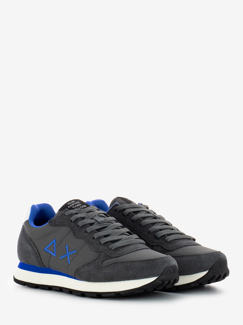 Tom solid grey sneakers