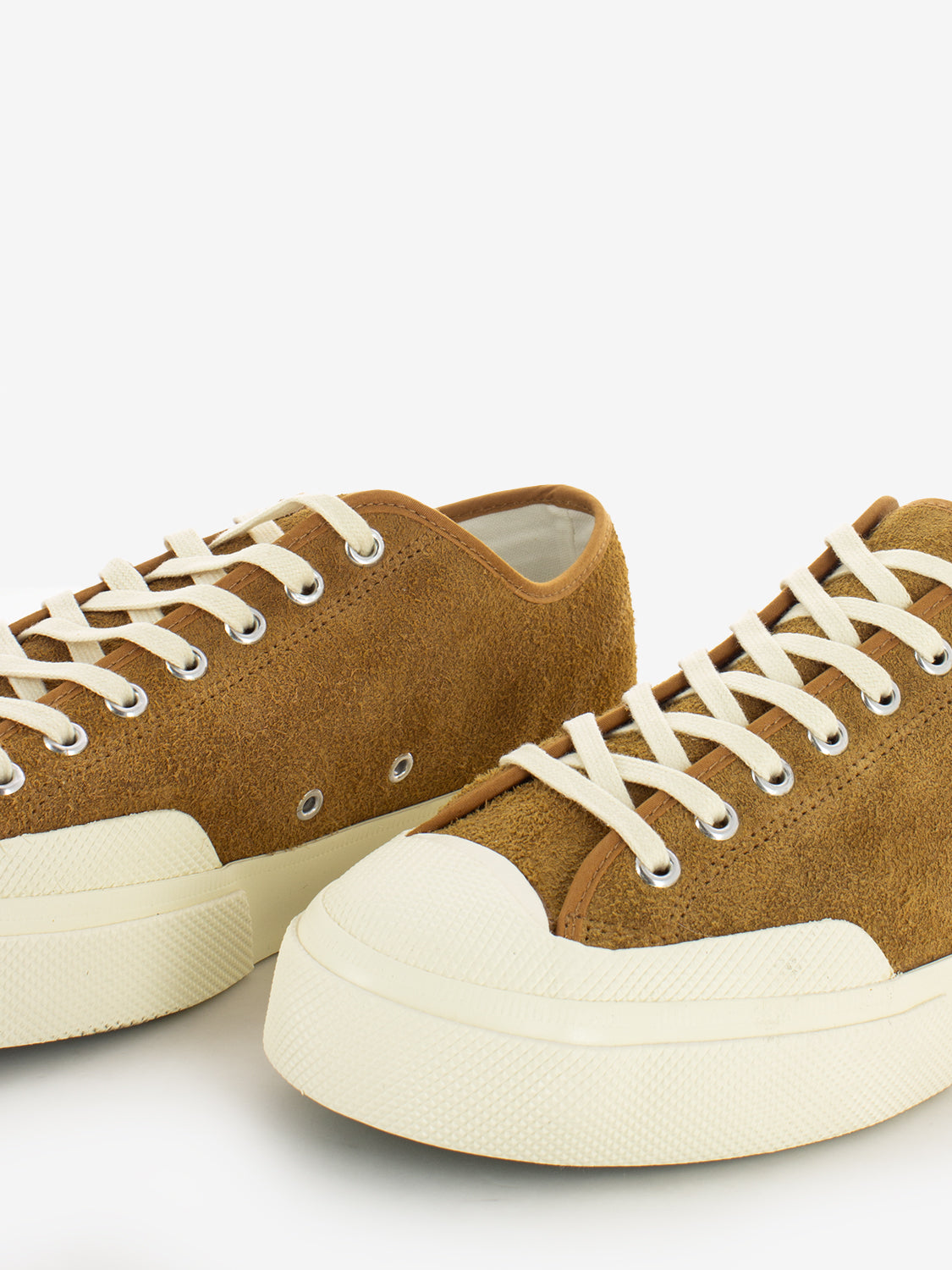 2432 Works Hairy suede tobacco / off white sneakers
