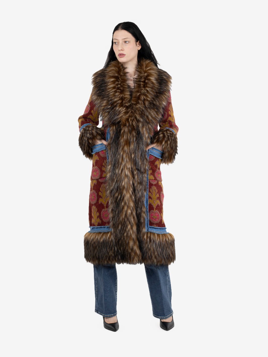Long coat with burgundy fur