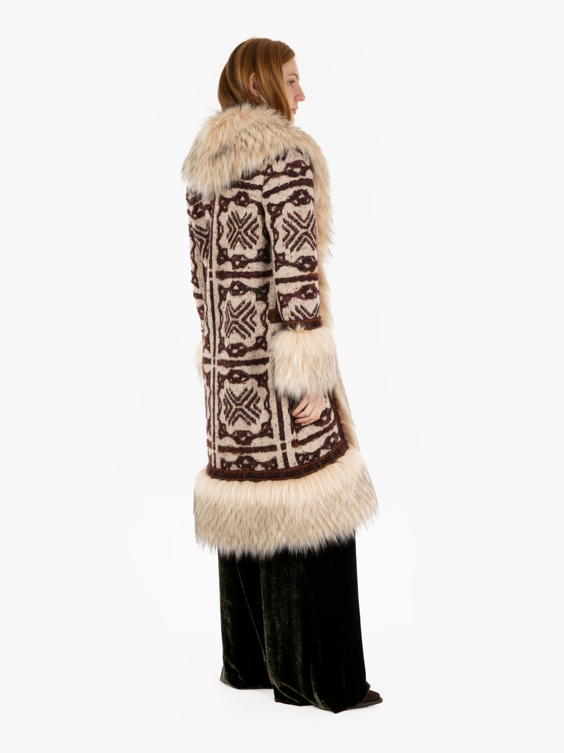 Long coat with burgundy fur
