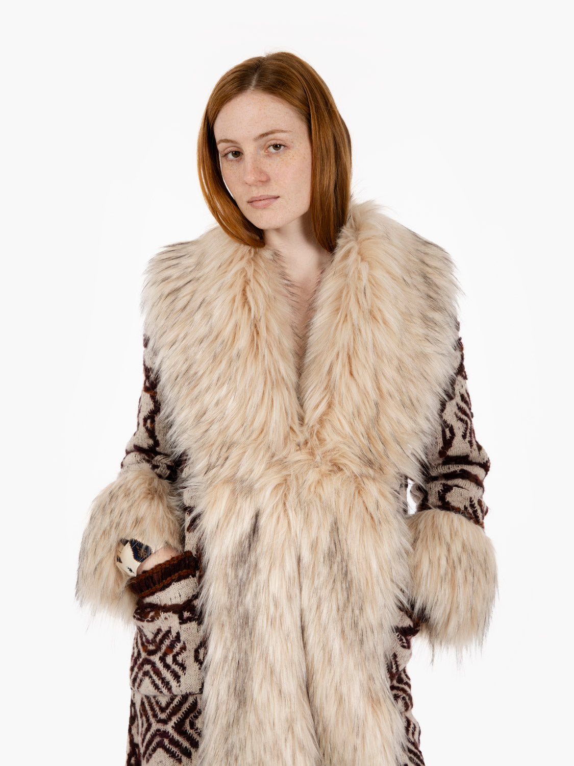 Long coat with burgundy fur