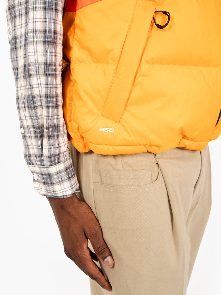 THE NORTH FACE - Gilet Tnf X Yinka Ilori down vest red orange / apricot