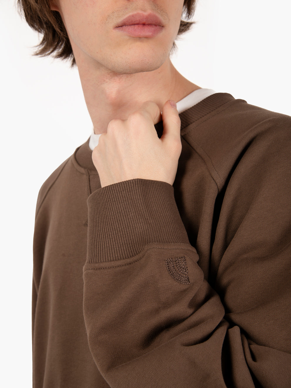 M logo relaxed crew smokey brown