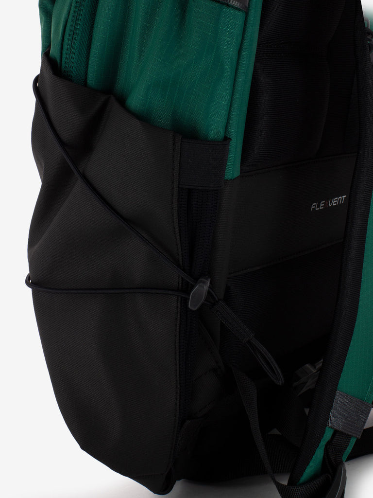 THE NORTH FACE - Zaino Borealis evergreen / tnf black