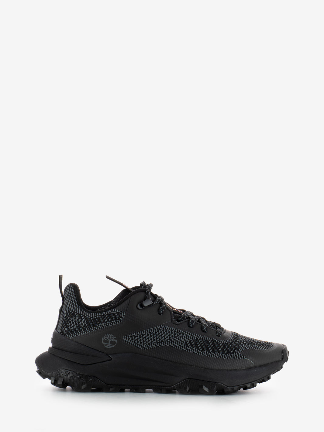 Motion Access low lace sneaker blackout knit
