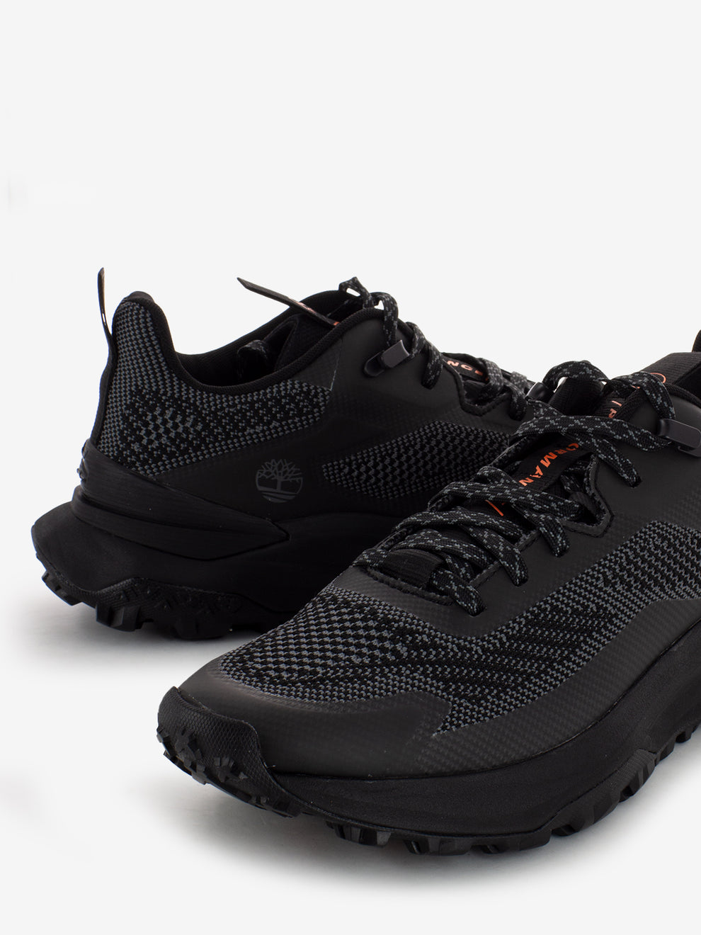 Motion Access low lace sneaker blackout knit