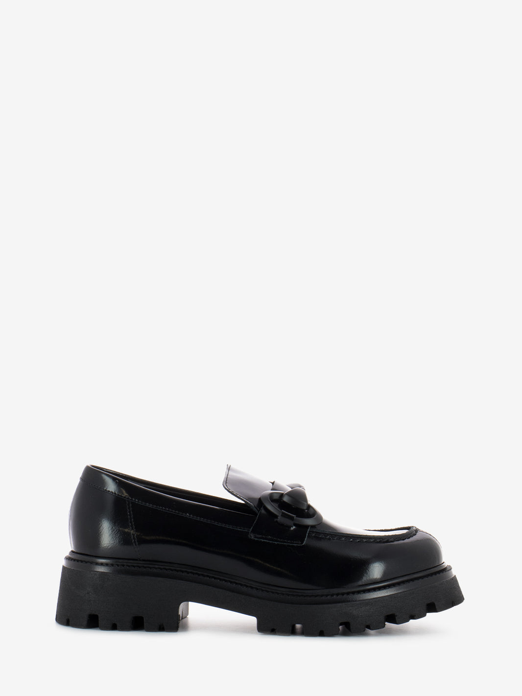 Black Clamp Tank Moccasins
