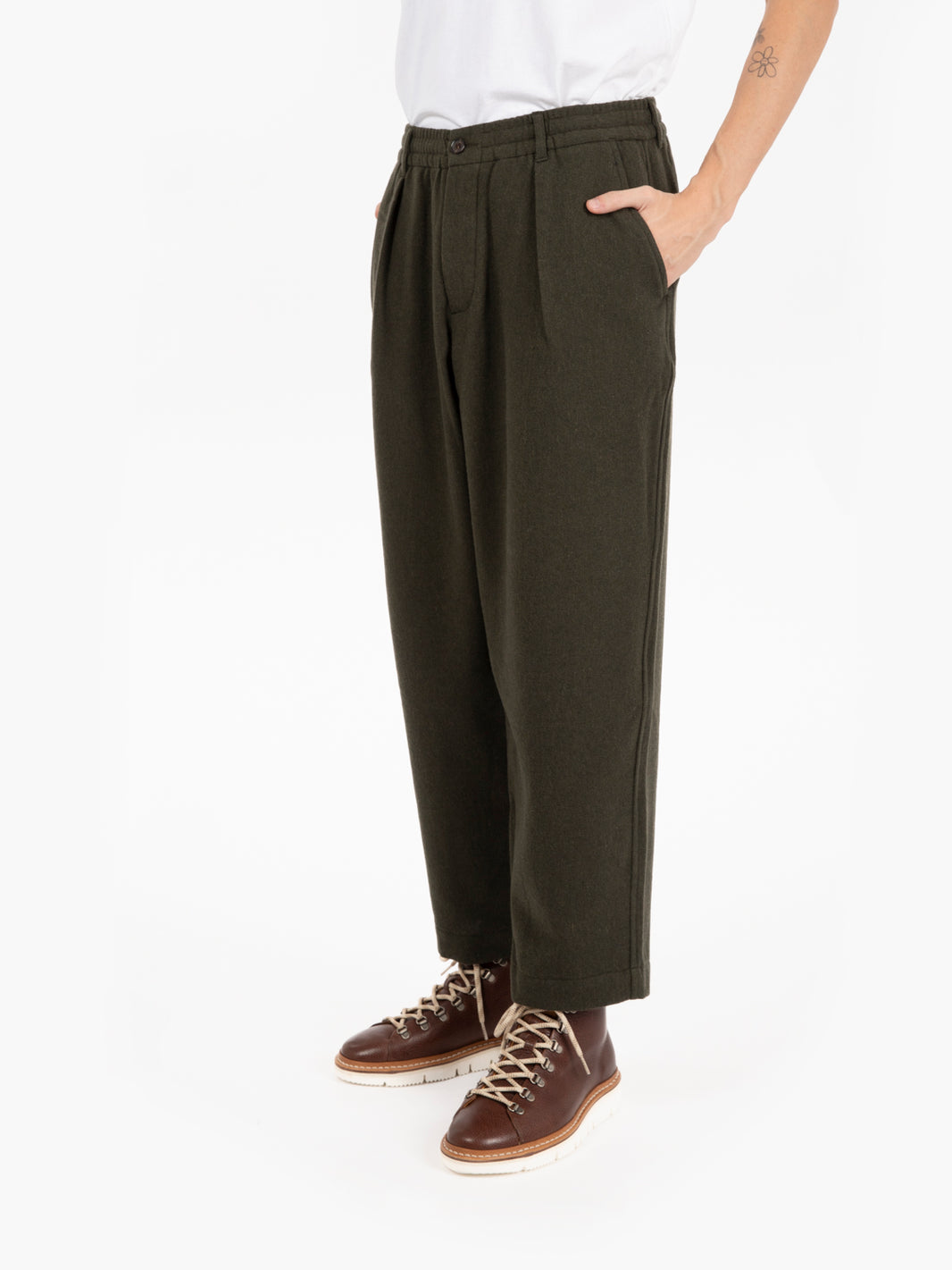 Oxford olive trousers