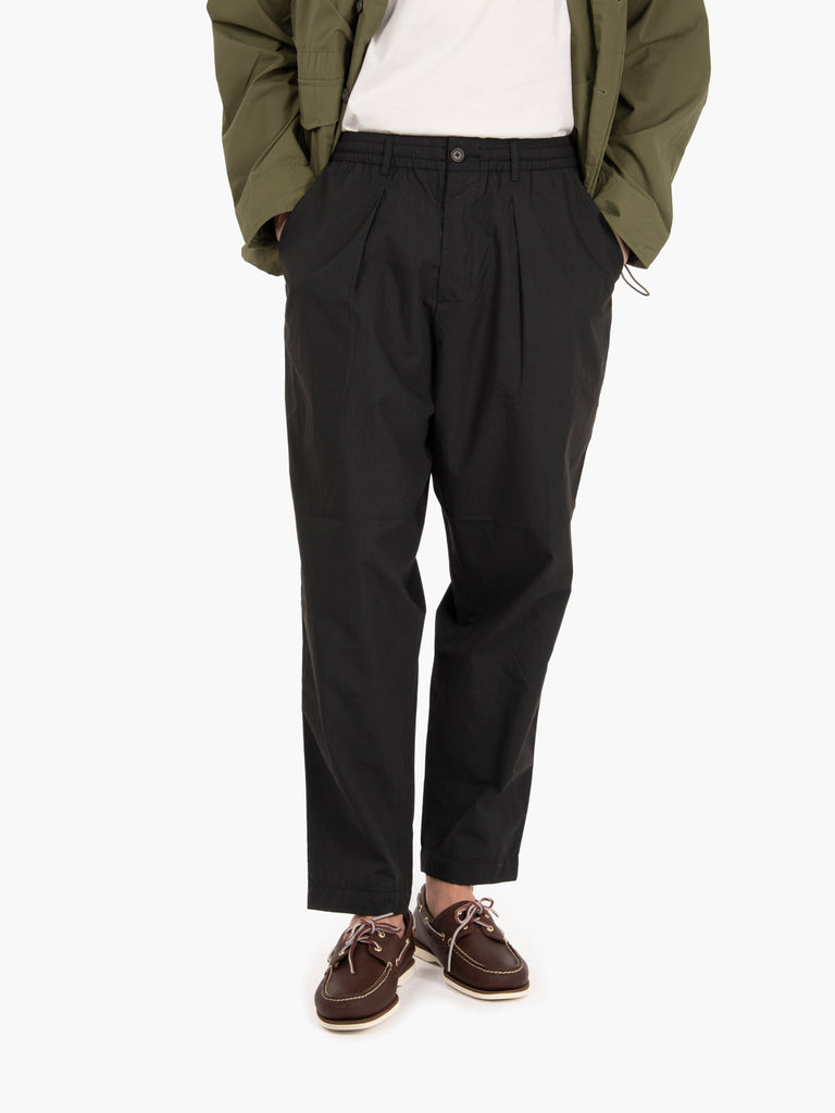 UNIVERSAL WORKS - Pleated Track Pant Black