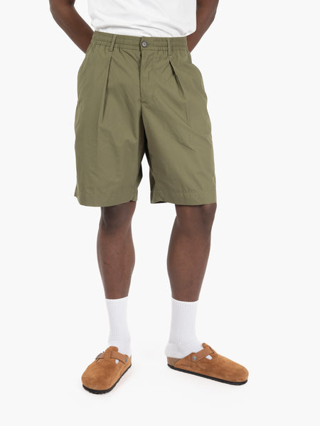 Pleated track short olive
