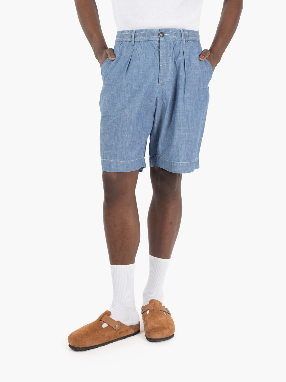 Pleated track short washed indigo