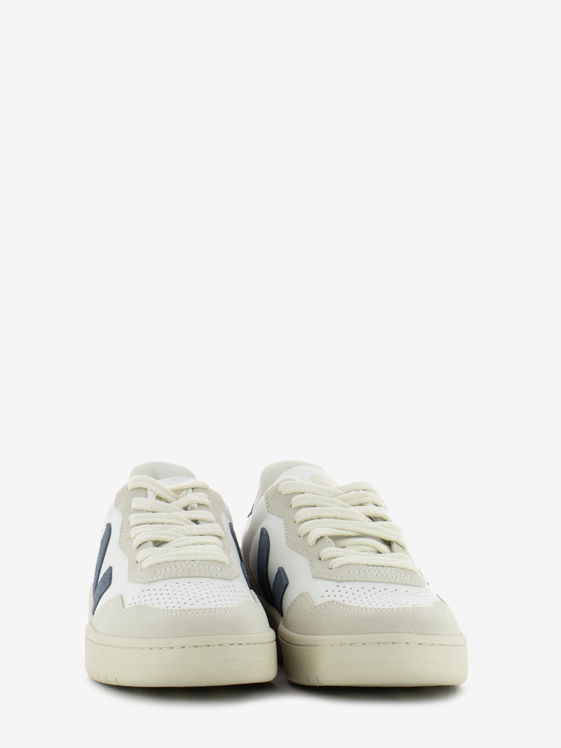V-90 extra white California sneakers