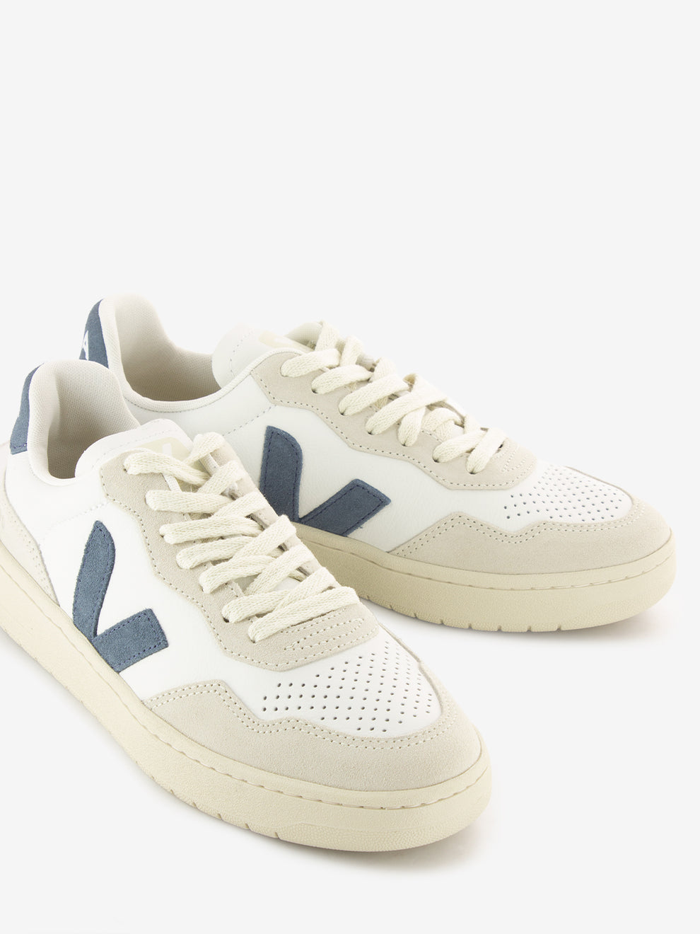 V-90 extra white California sneakers