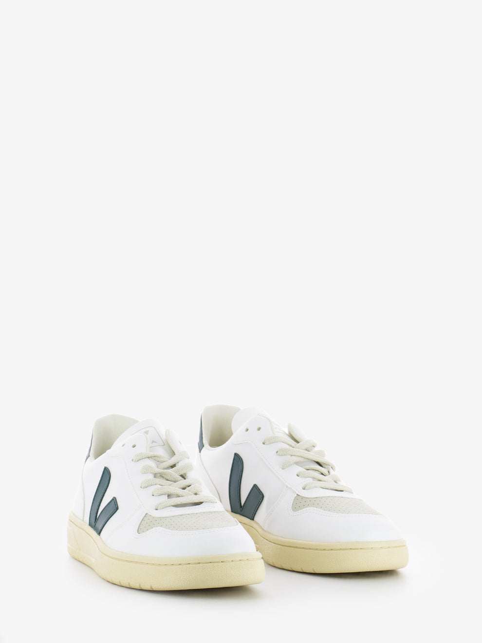 V-10 cwl white / brittany