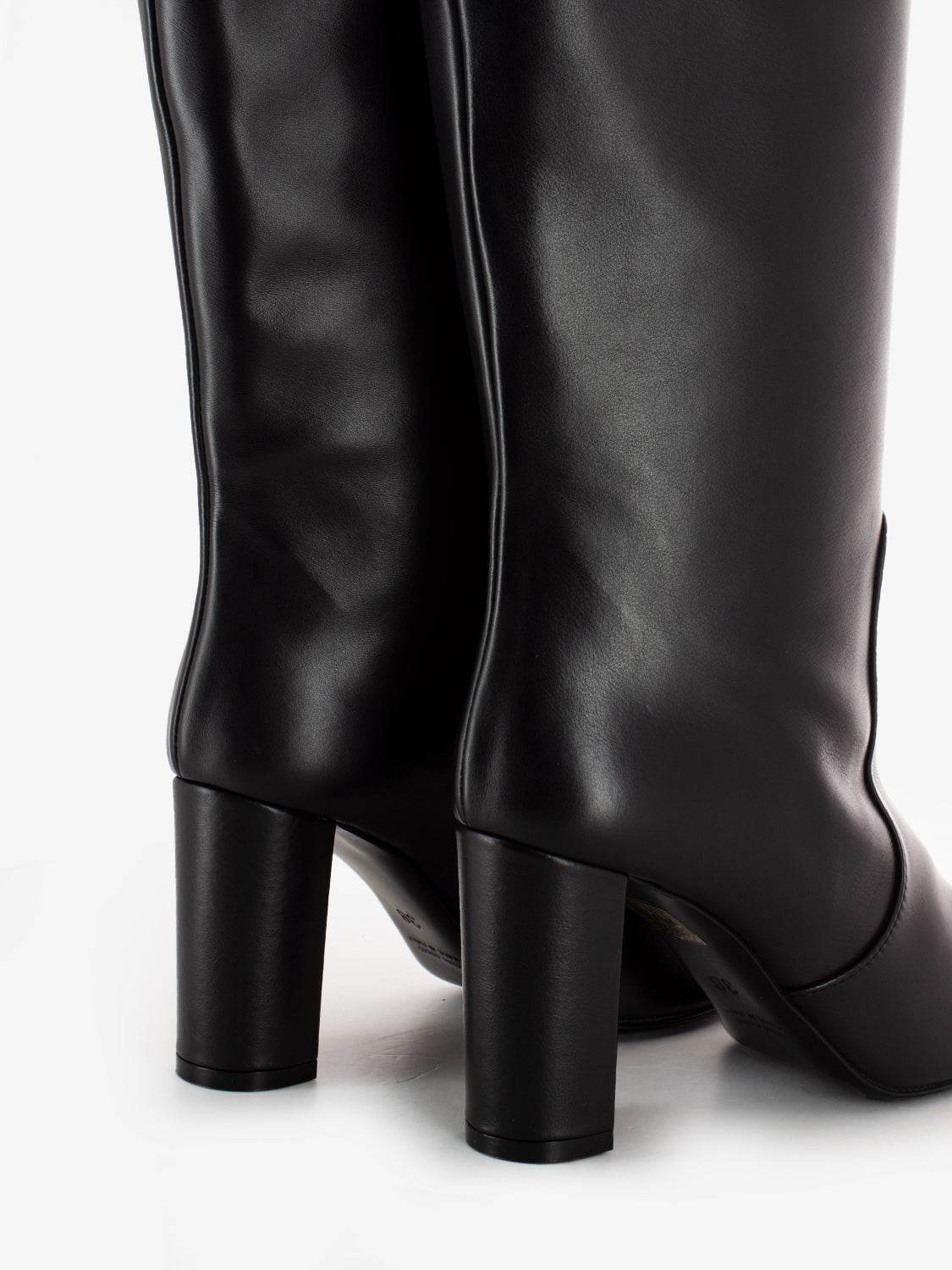 Stivale tacco largo in pelle soft nero