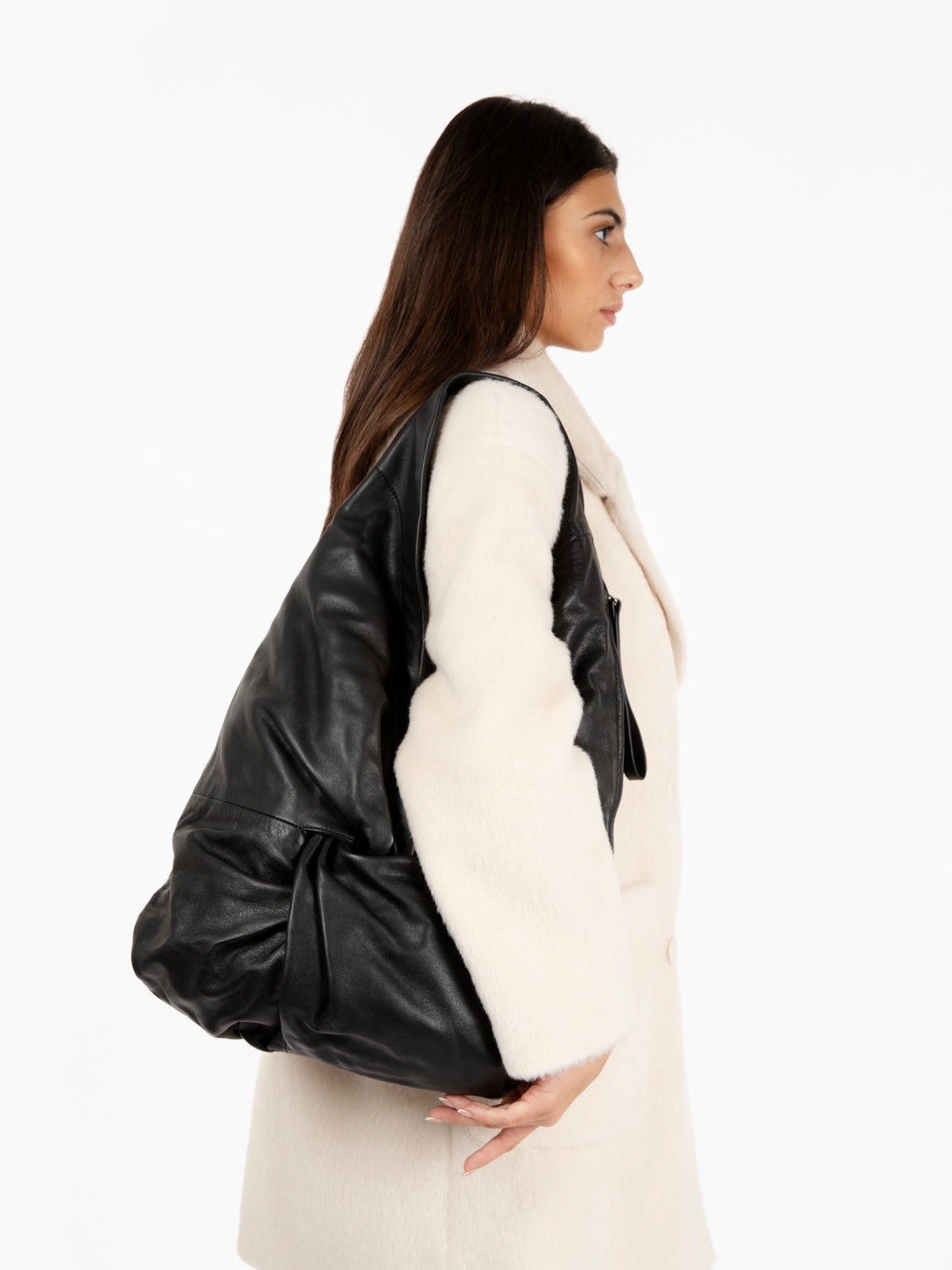 Borsa a spalla con nodo in pelle nera