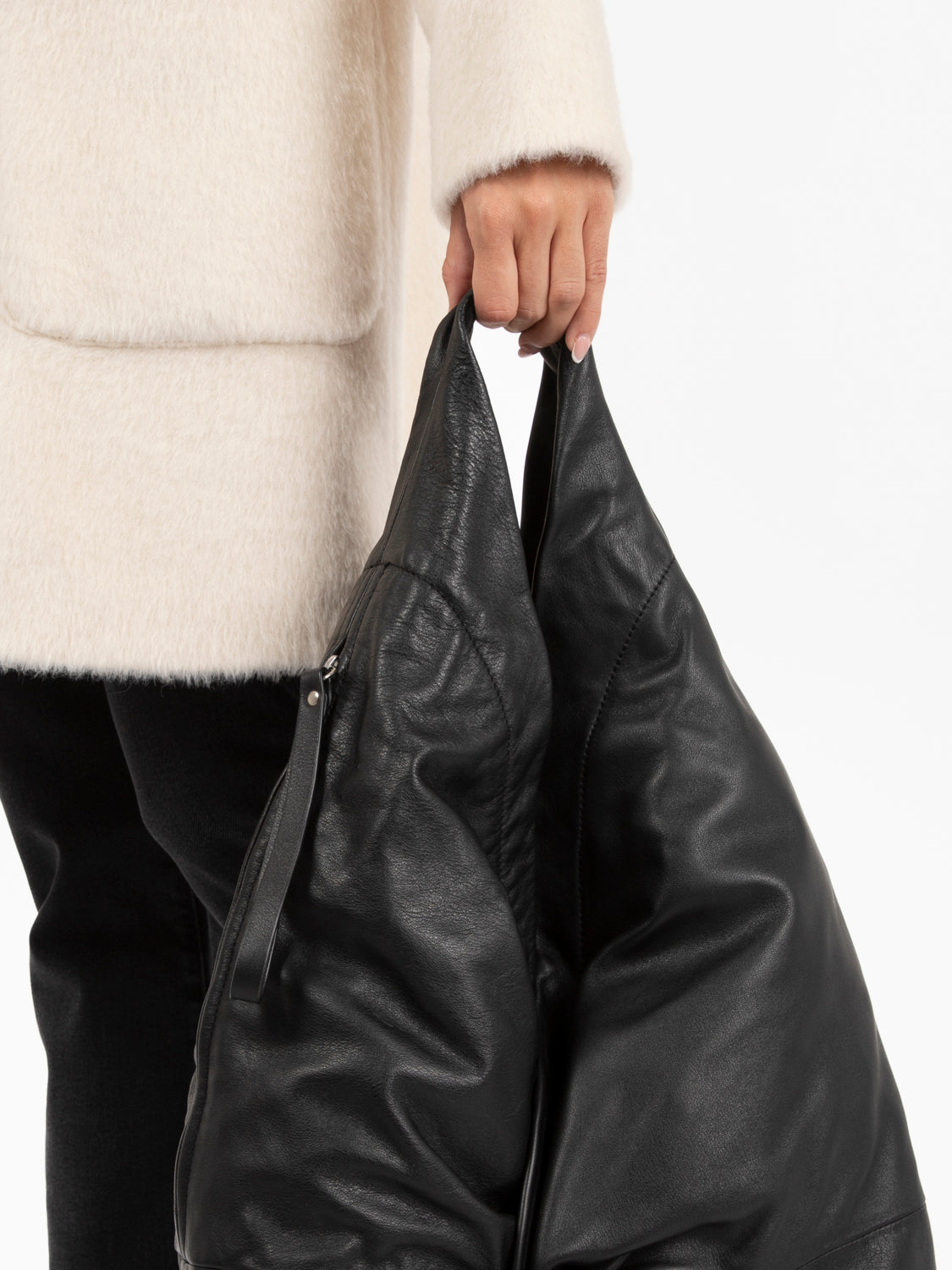 Borsa a spalla con nodo in pelle nera