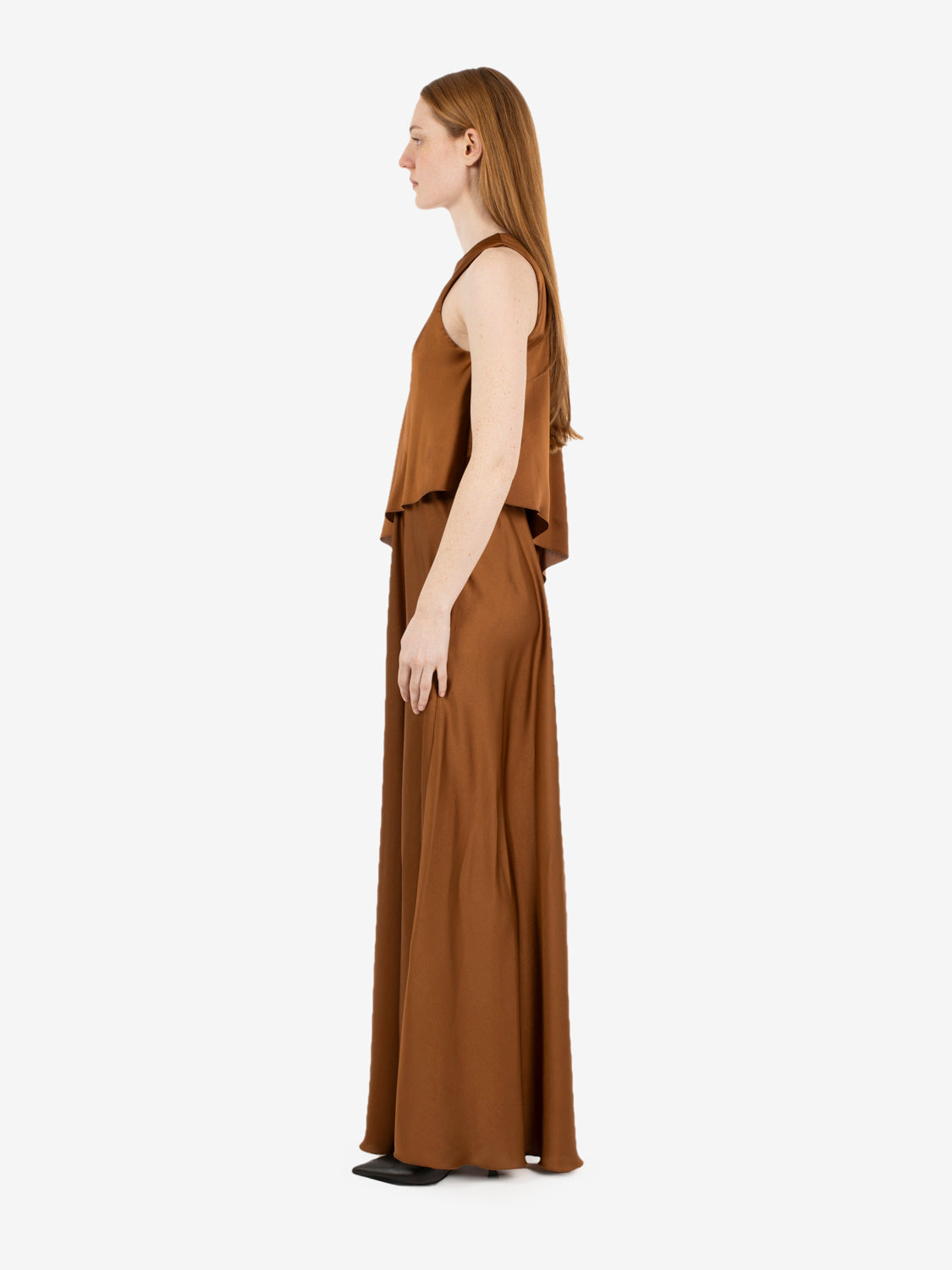 Long hazelnut satin dress