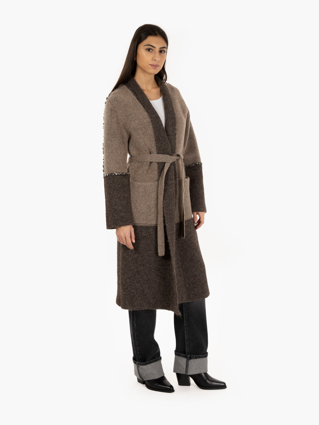 Knitted coat with dark brown applications