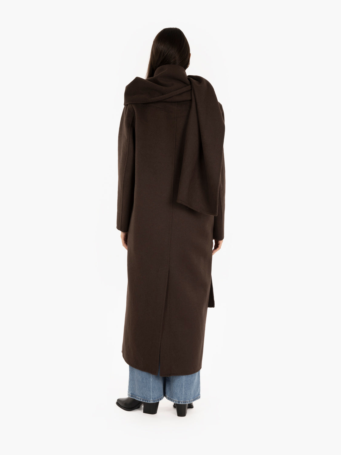 Cappotto over con sciarpa moro