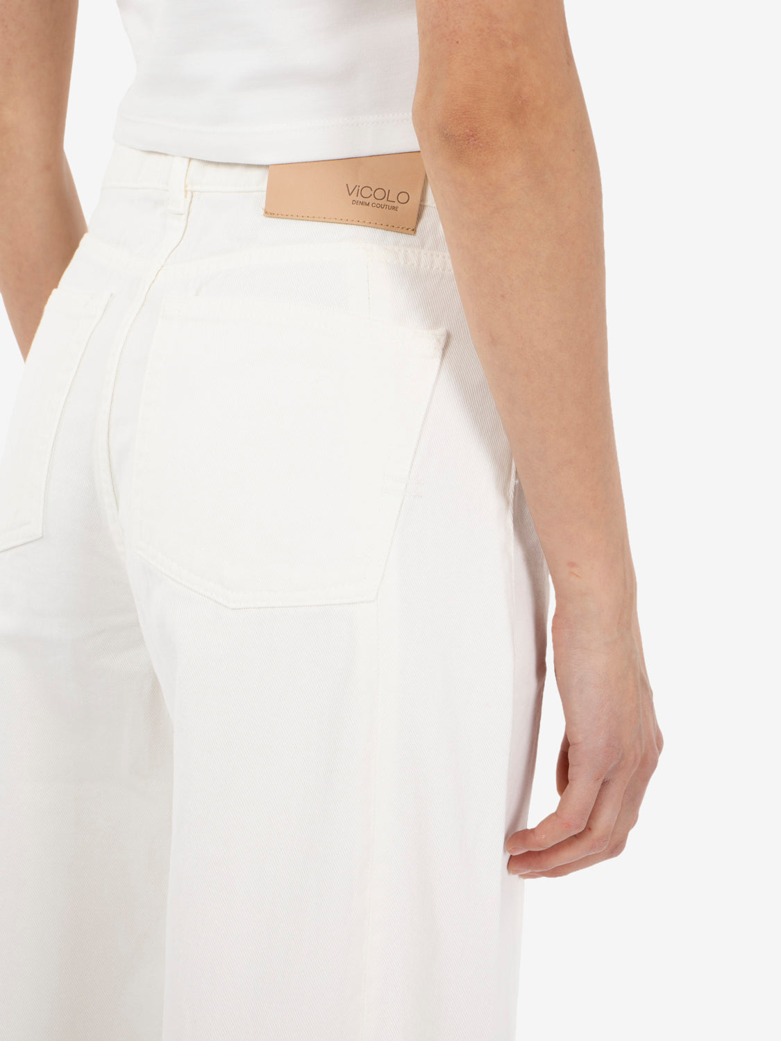 Chiara white barrel jeans