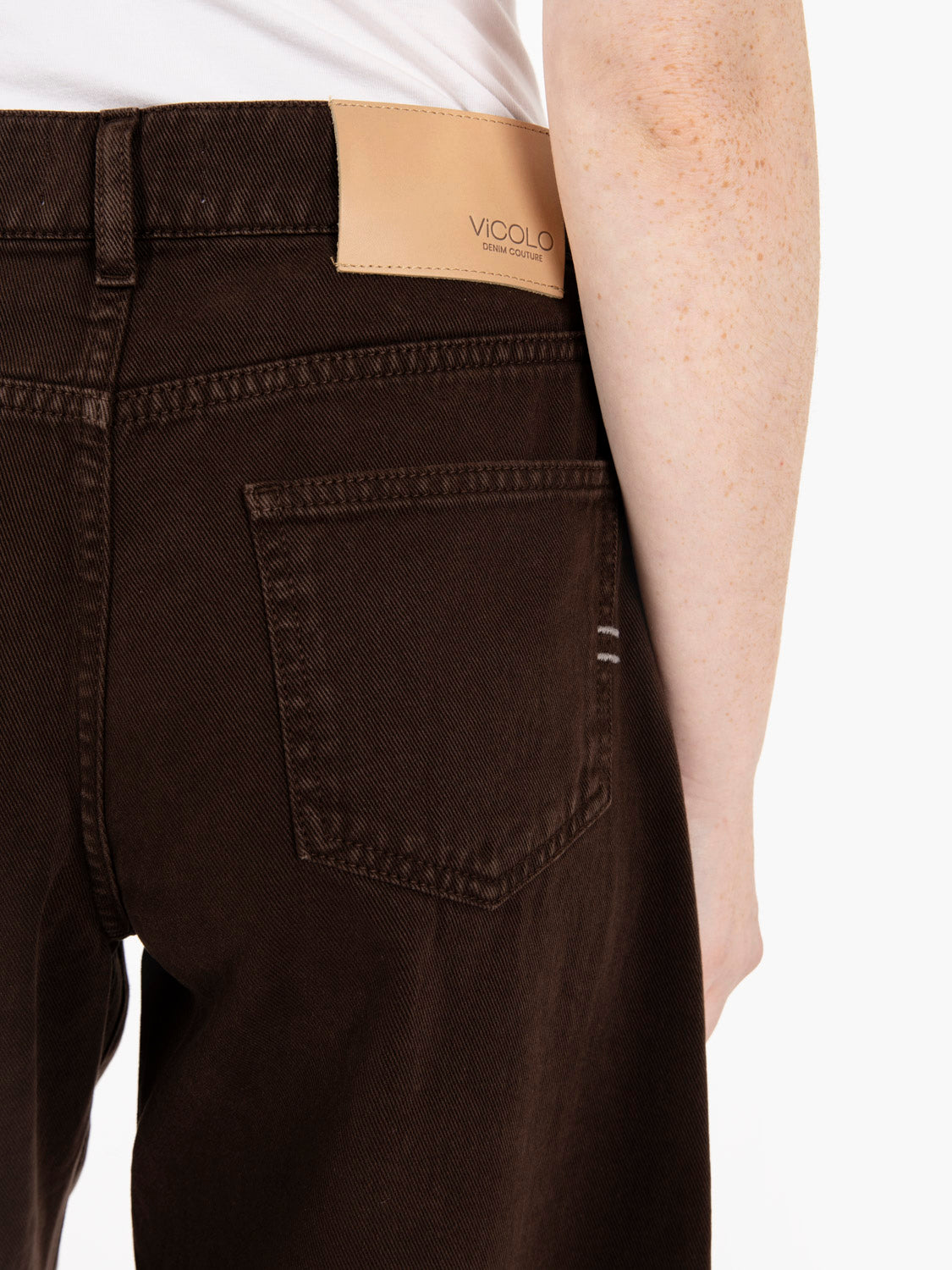 Denise dark brown banana jeans