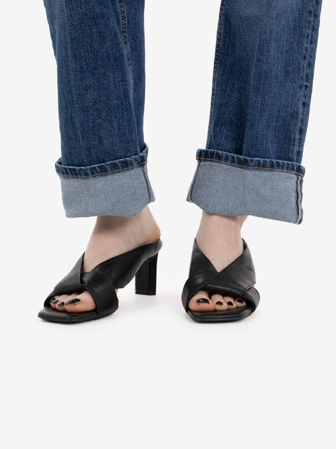 Maggie mom fit blue denim jeans