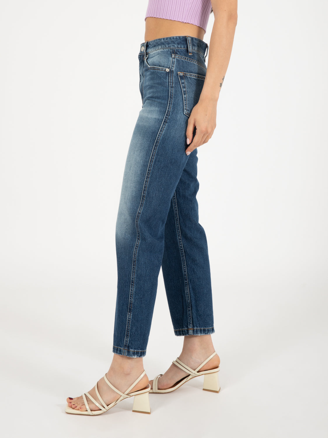 Jeans Straight Cropped con risvolto denim scuro