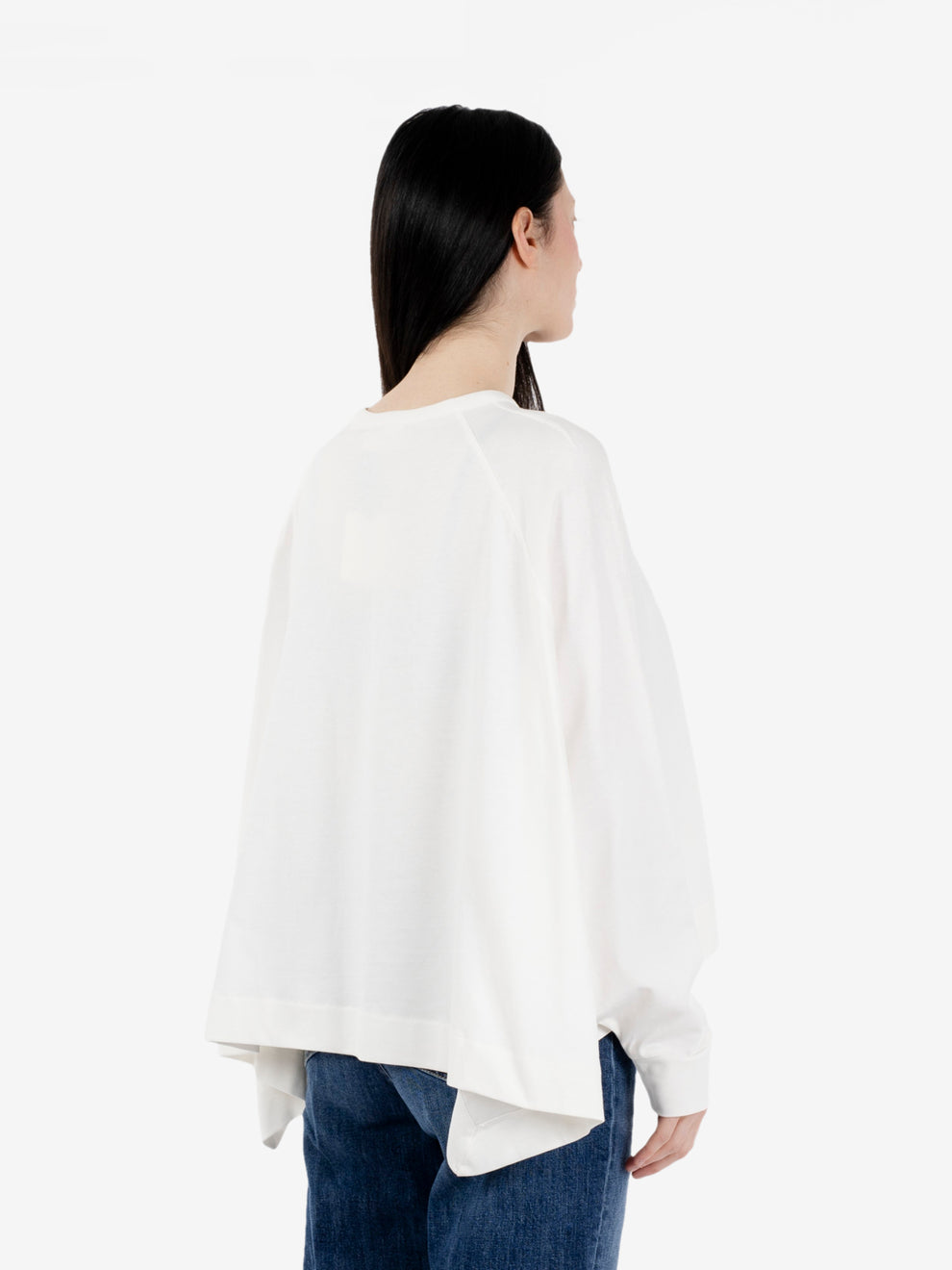 White long-sleeved shirt