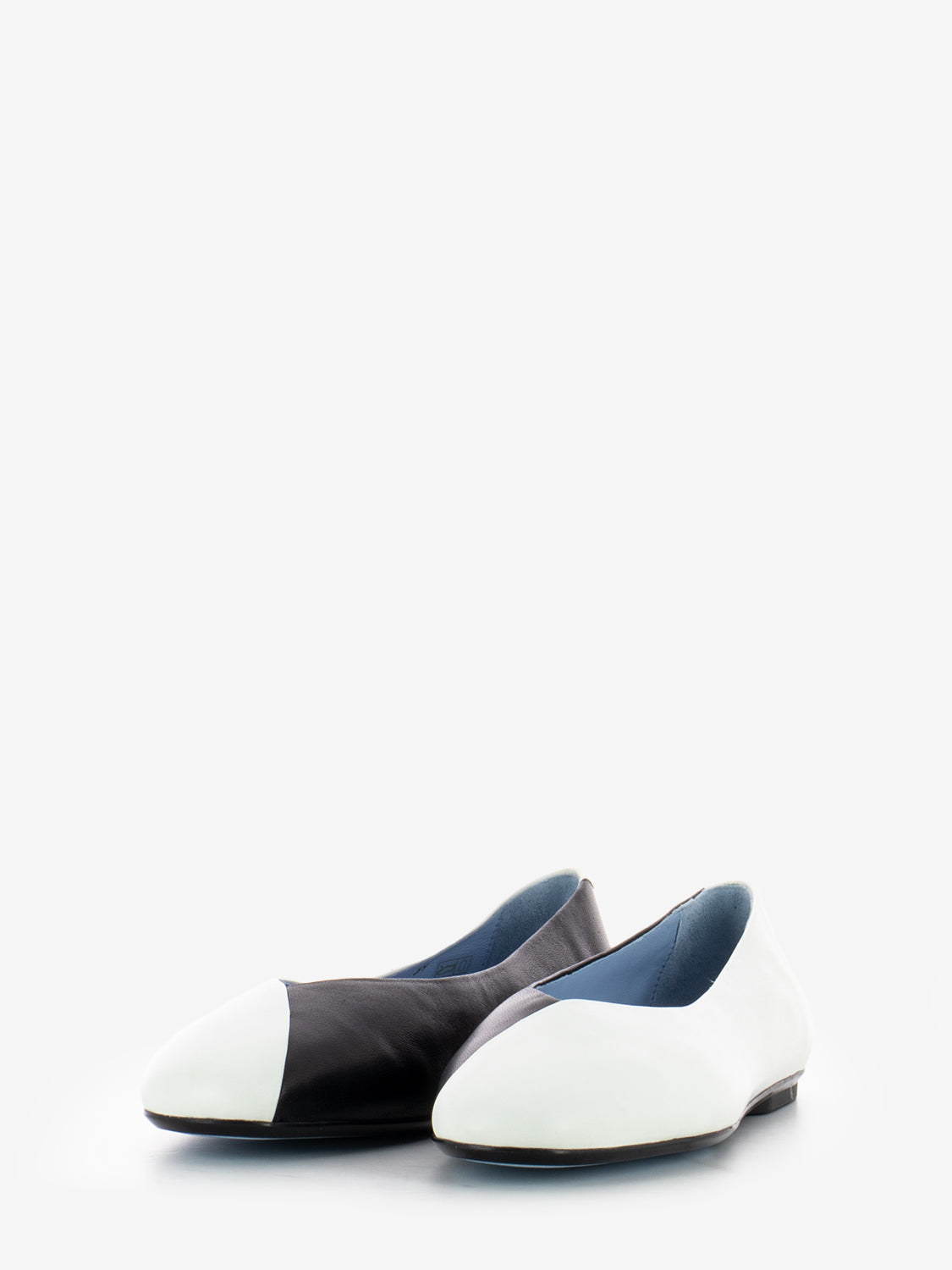 Ellen ballerina in white / black nappa