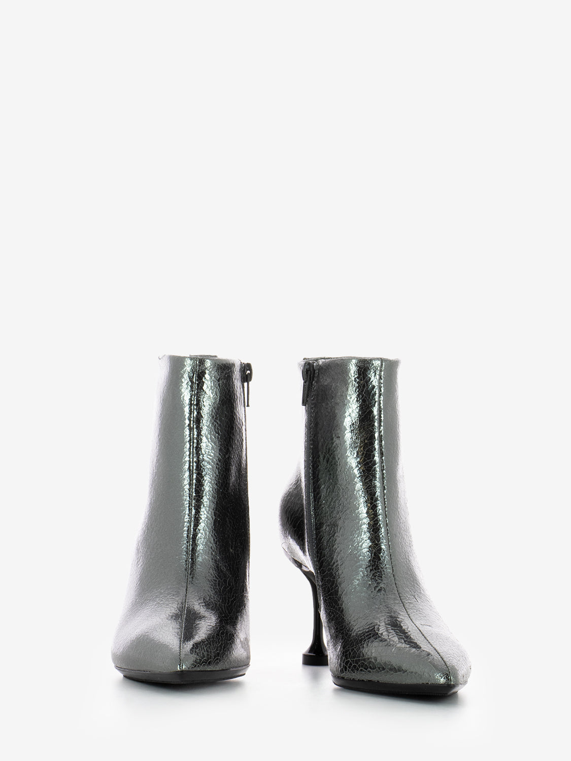 Cosmo Booty laminated Goat skin silver
