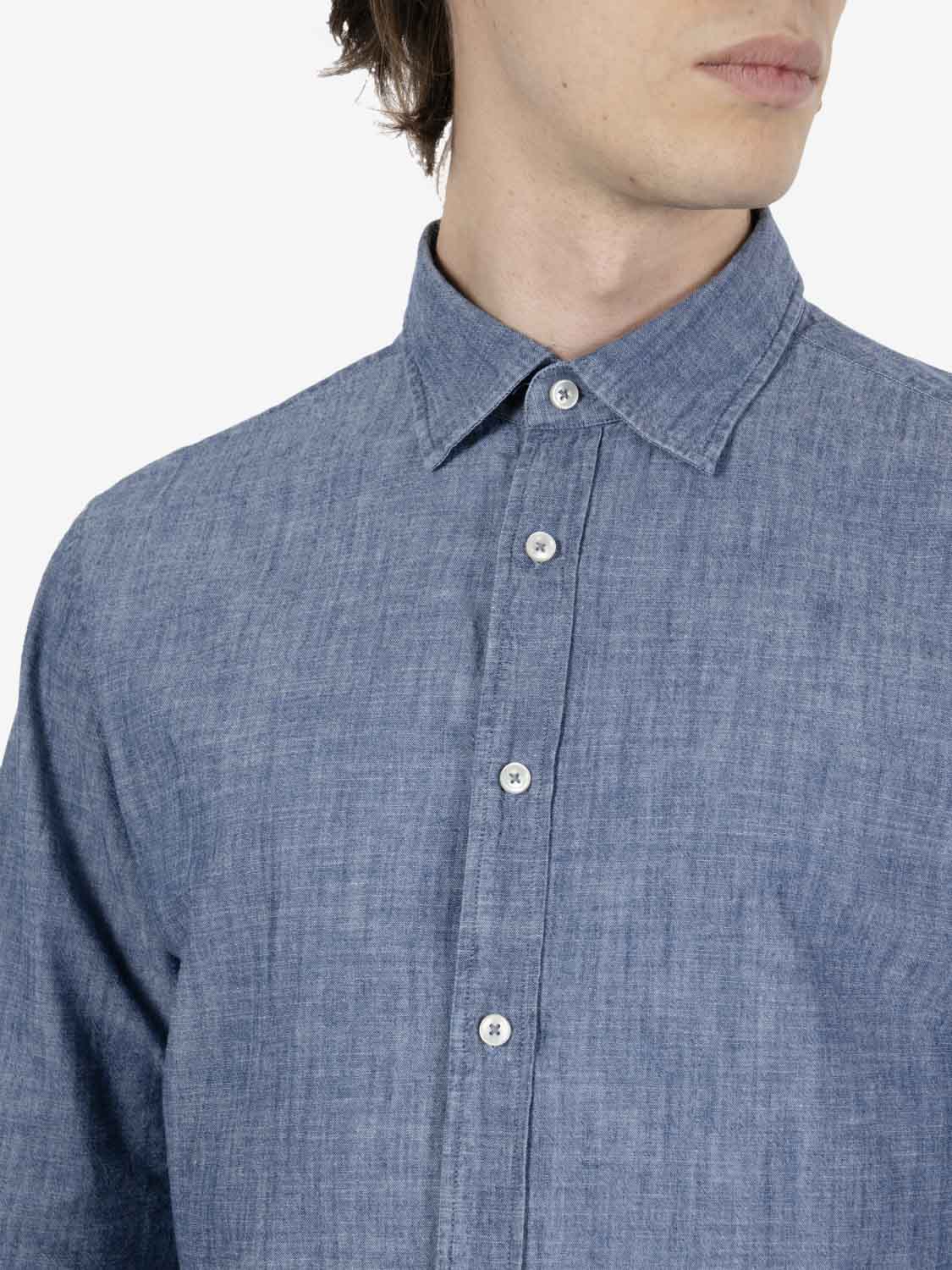 Camicia in denim chambray blu