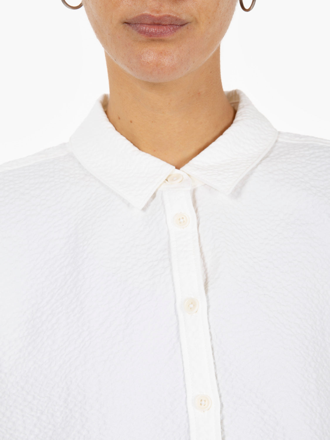 Marianne shirt in white embossed fabric
