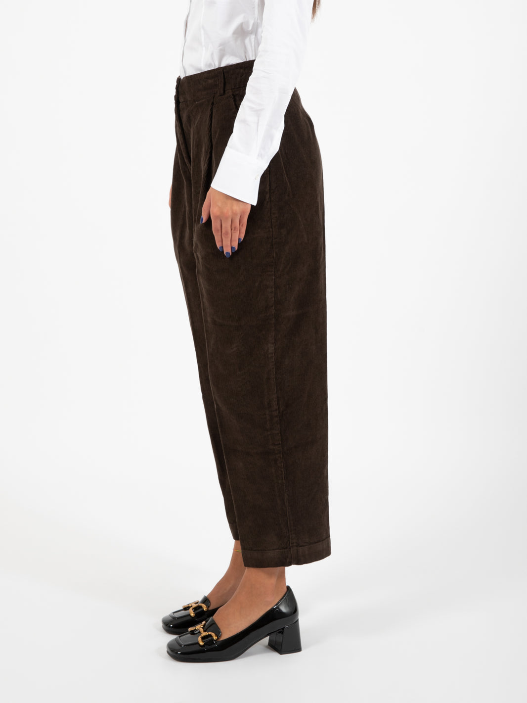 Brown corduroy balloon trousers