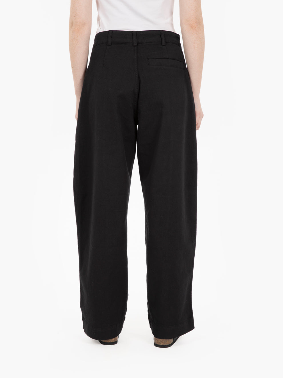 Black trousers with pockets