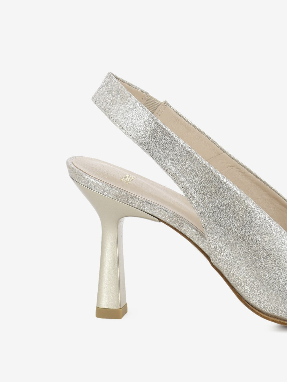 Sandali in pelle con tacco champagne