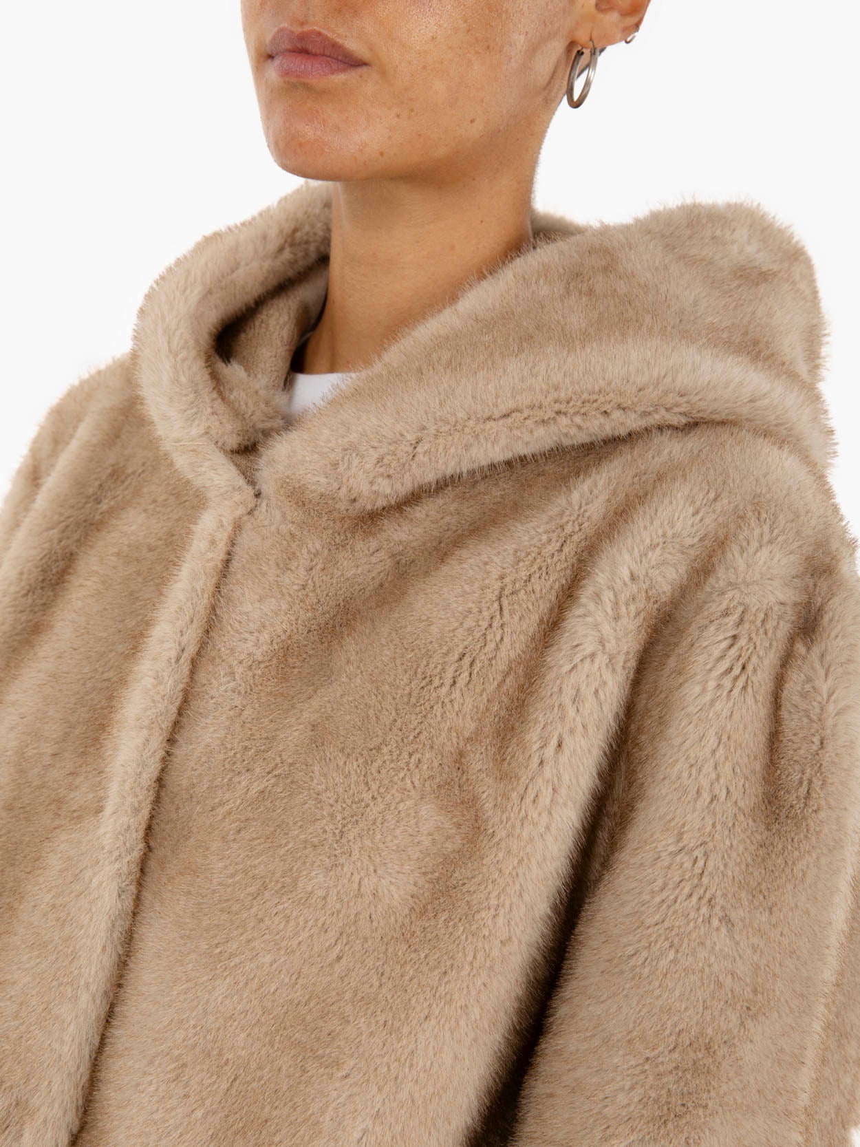 Ecopelliccia con cappuccio beige