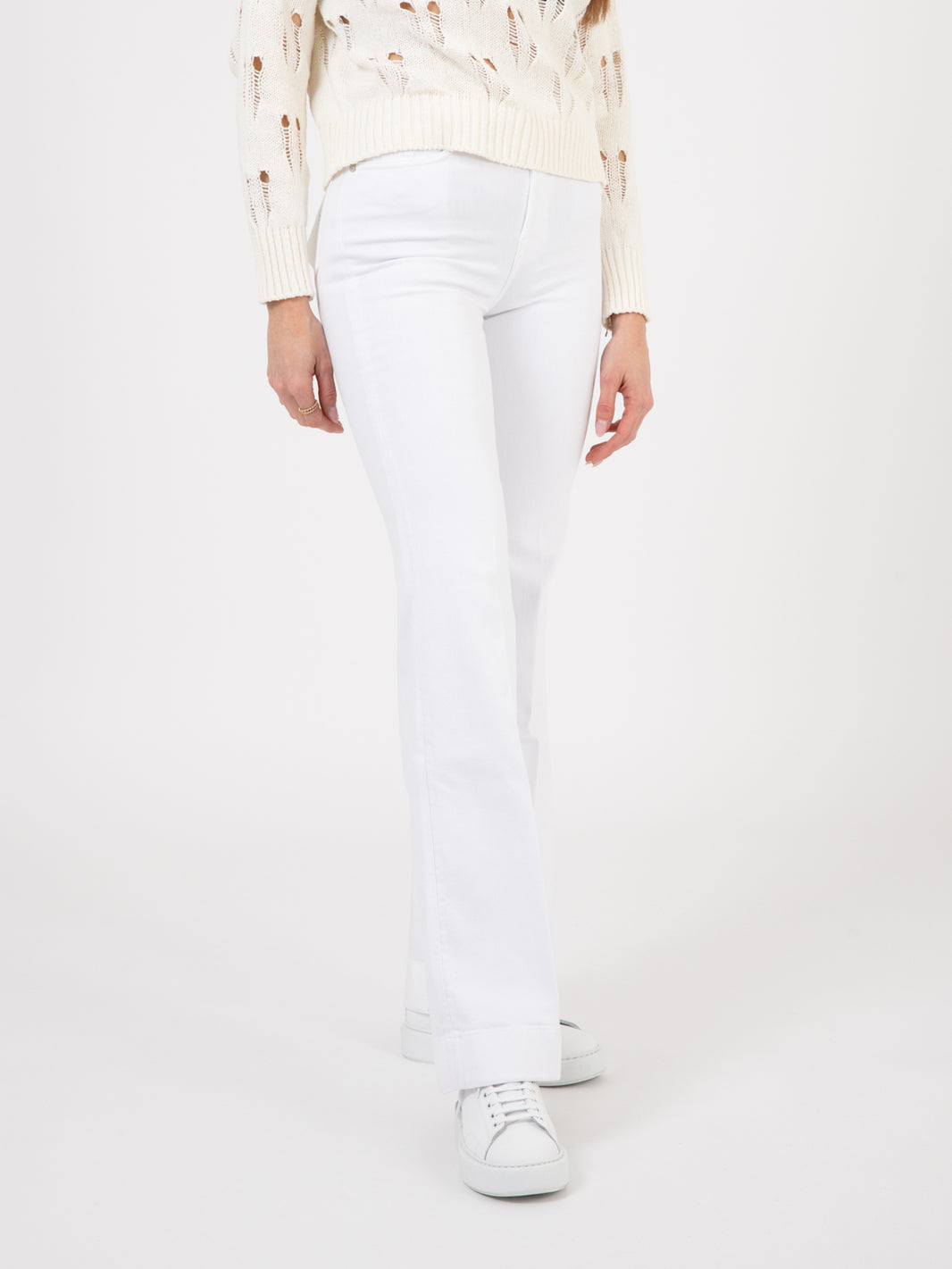 Modern Dojo Luxe Vintage white