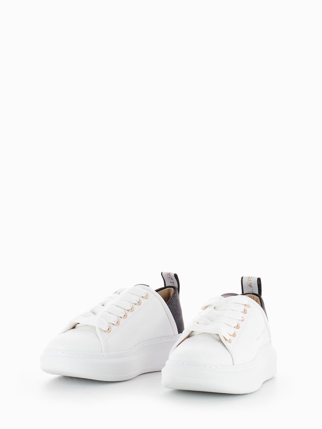 Wembley W white / black