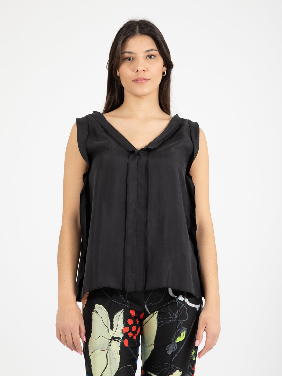 Top twill enzimato scollo V nero